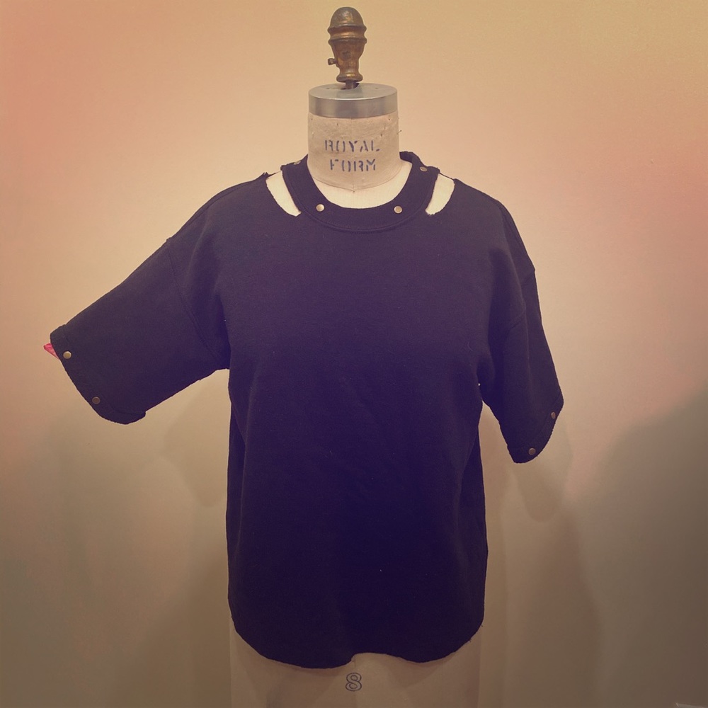 Short sleeve sweatshirt top
